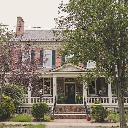 Ironclad Inn And Bourbon Room 프레드릭스버그 외부 사진